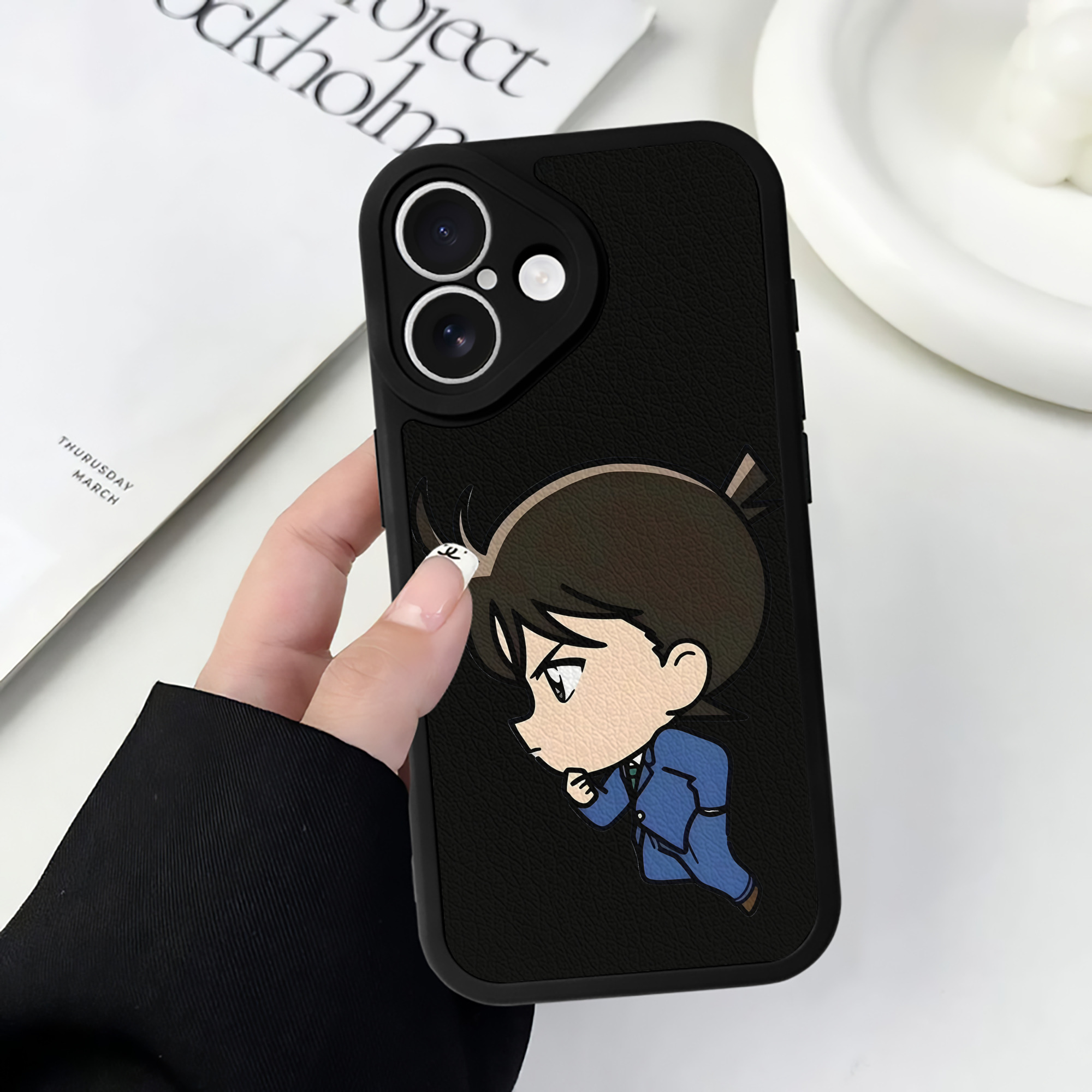 （画像用） 名探偵コナン 江戸川 コナン Detective Conan Conan Edogawa 【iPhone 16シリーズ対応】シリコンスマホケース（レザー調） 材質：シリコン